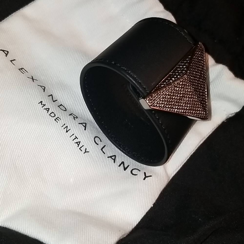 S/M ALEXANDRA CLANCY LEATHER AUSTIN CUFF BRACELET